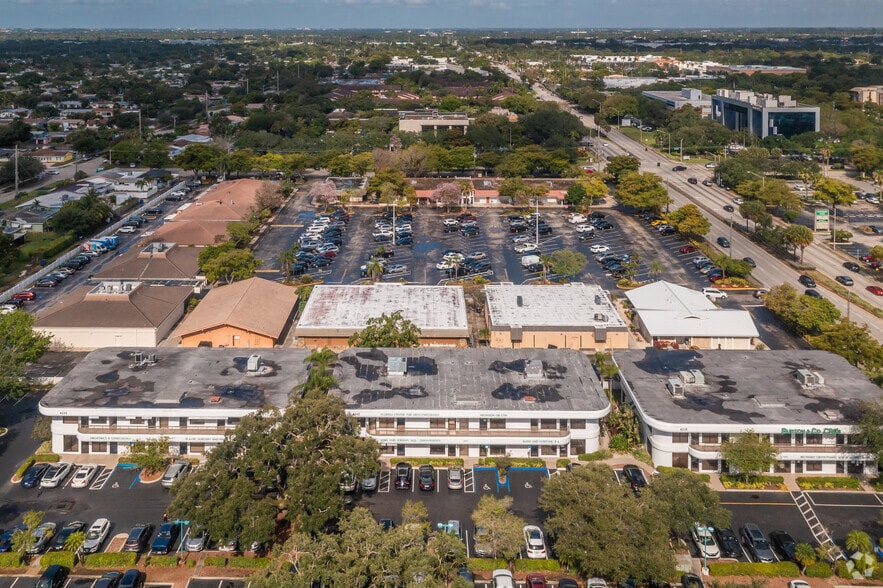 More Photos Of 4330 Sheridan St, Hollywood Medical For Sale