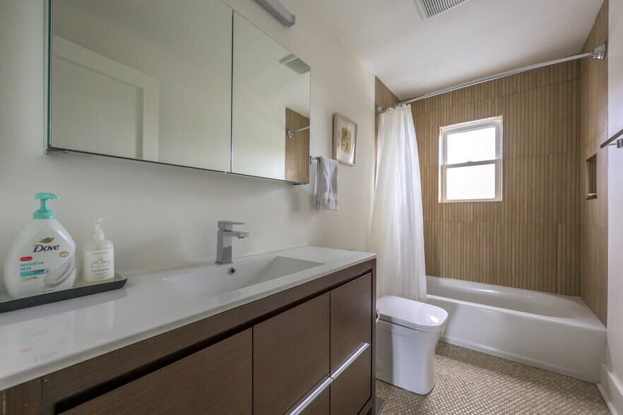 More Photos Of 705 Warren St, Hudson Storefront Retail Residential For Sale