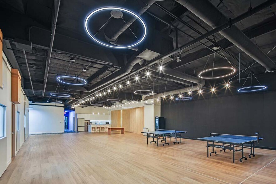 More Photos Of 2250 Maple Ave, Los Angeles Warehouse For Sale