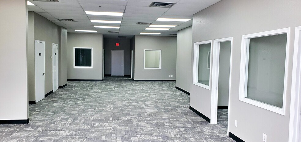 More Photos Of 5110-5124 S 95th Ave, Tulsa Light Distribution For Lease