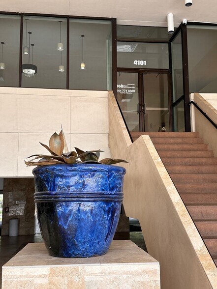 More Photos Of 4101 NW 3rd Ct, Plantation Medical For Lease