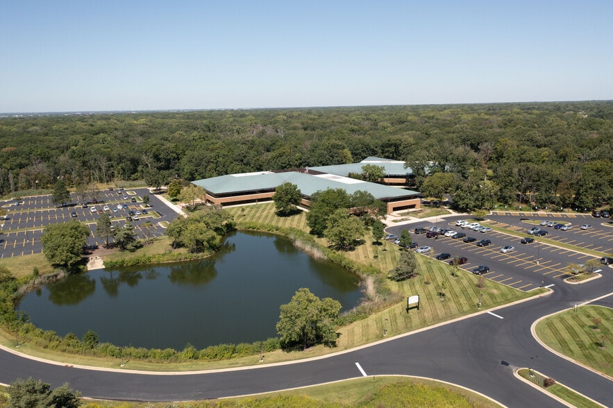 More Photos Of 2700 Lake Cook Rd, Riverwoods Office Residential For Sale