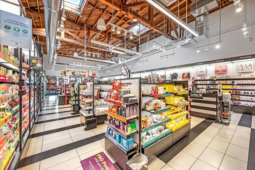 More Photos Of 3407 California St, San Francisco Storefront For Lease
