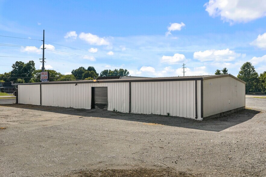 More Photos Of 10063 US-72, Rogersville Warehouse For Sale