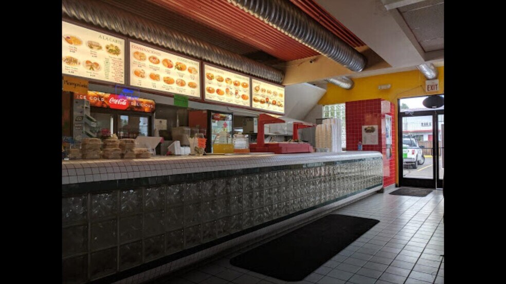 More Photos Of 5901 Gibson Blvd SE, Albuquerque Restaurant For Sale