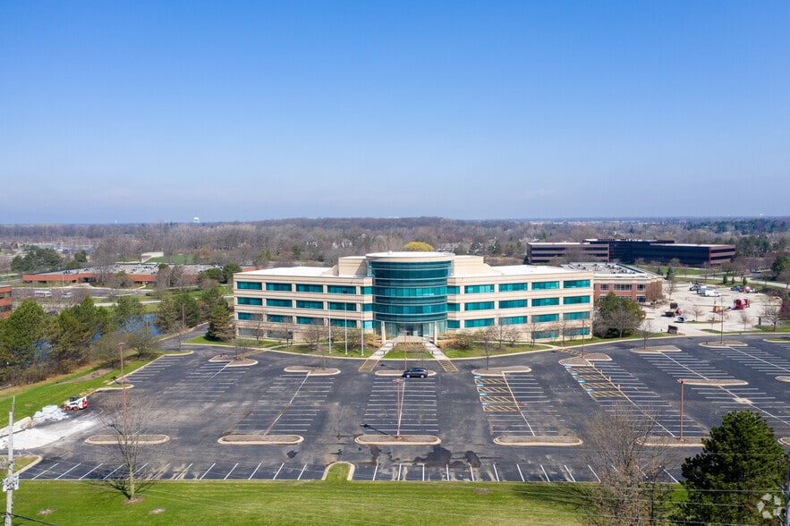 More Photos Of 2275 Cabot Dr, Lisle Office For Lease