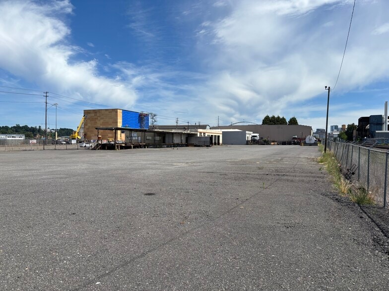 More Photos Of 3147 NW Front Ave, Portland Warehouse For Sale