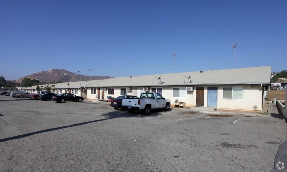More Photos Of 3859 Stobbs Way, Jurupa Valley Apartments For Lease