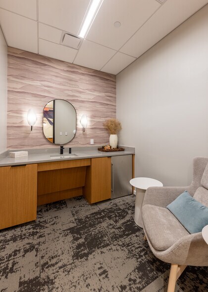 More Photos Of 811 Barton Springs Rd, Austin Office For Lease