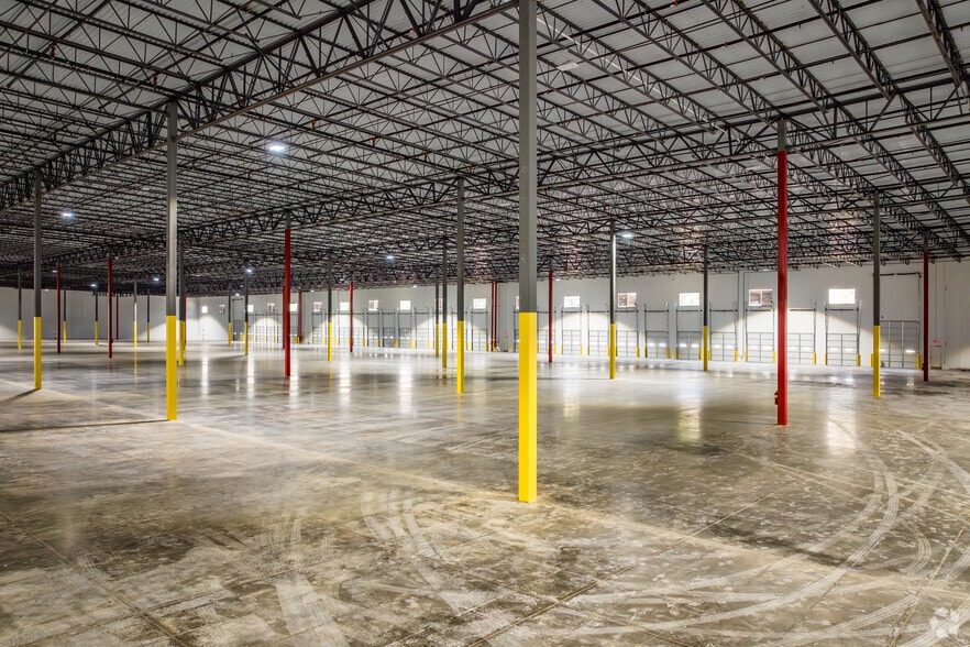 More Photos Of 3611 Jonesboro Rd, Atlanta Distribution For Lease