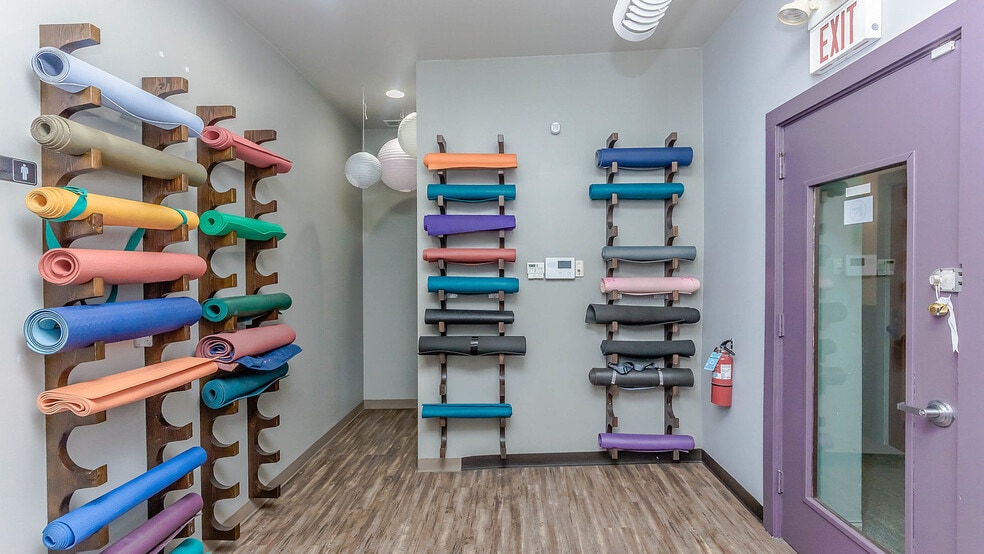 More Photos Of 101-107 N Oak Park Ave, Oak Park General Retail For Sale