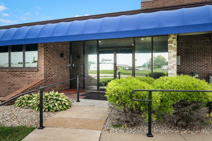 More Photos Of 1985 Bluestone Dr, Saint Charles Medical For Sale