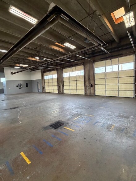 More Photos Of 950 W 2100 S, Salt Lake City Auto Repair For Sale