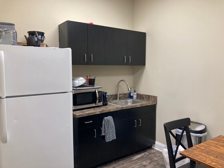 More Photos Of 5618 Brainerd Rd, Chattanooga Medical For Sale