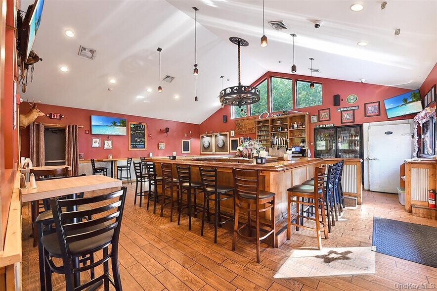 More Photos Of 809 Bloomingburg Rd, Bloomingburg Restaurant For Sale