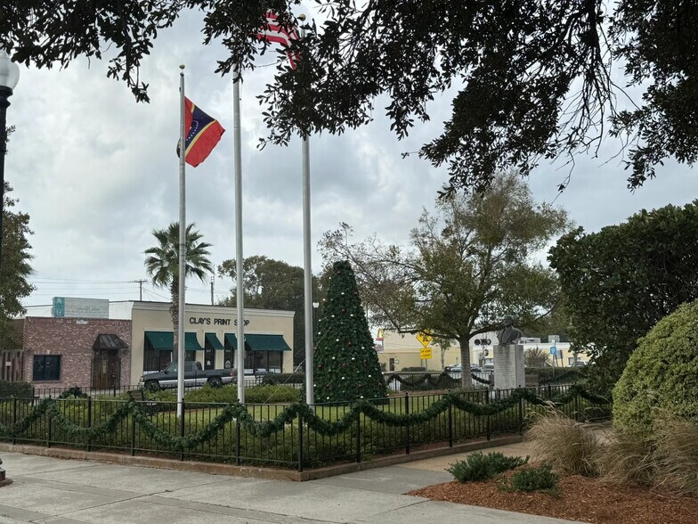 Primary Photo Of 1513 24th Ave, Gulfport Office For Sale