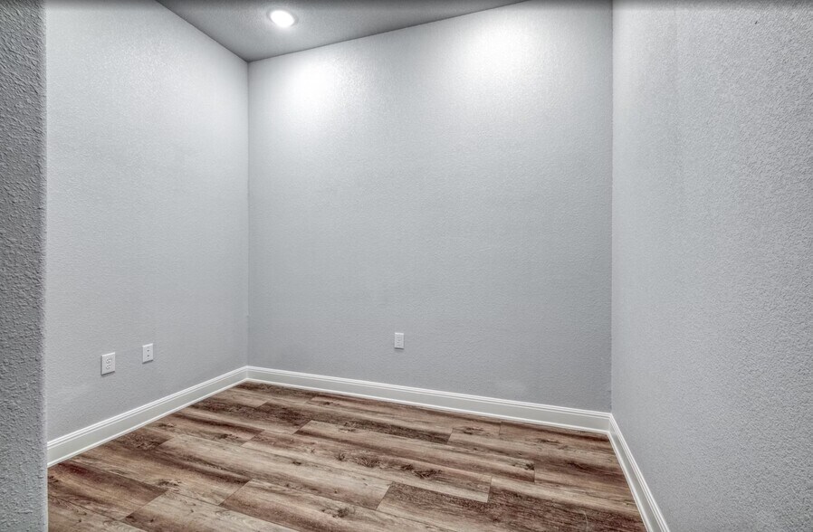 More Photos Of 2200 N A W Grimes Blvd, Round Rock Medical For Sale