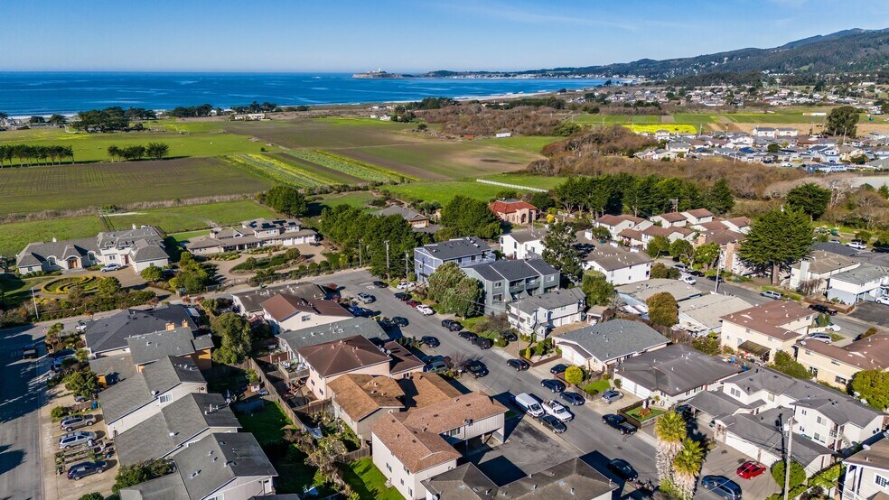 More Photos Of 466 Willow Ave, Half Moon Bay Apartments For Sale