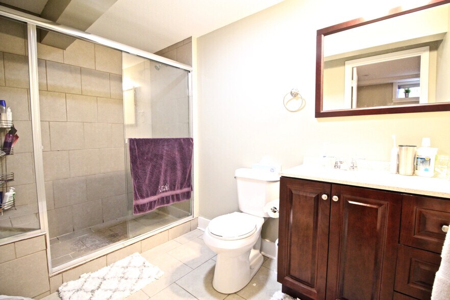 More Photos Of 4427-4433 Holly St, Kansas City Apartments For Sale