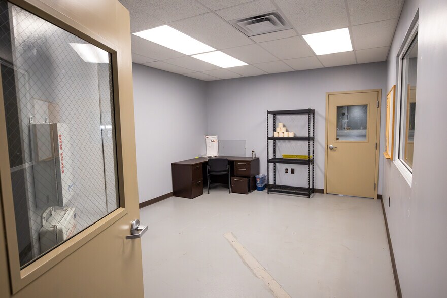 More Photos Of 49 Geyser Rd, Saratoga Springs Manufacturing For Lease