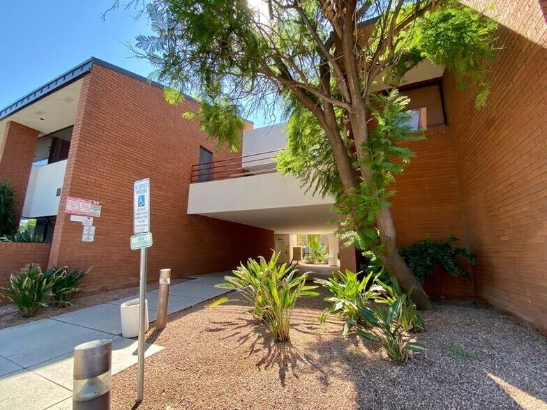 More Photos Of 7550 N 19th Ave, Phoenix Medical For Lease