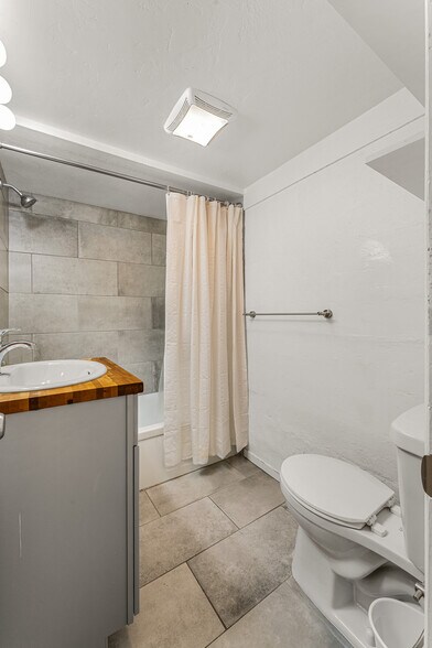 More Photos Of 204 Moran St, Reno Apartments For Sale