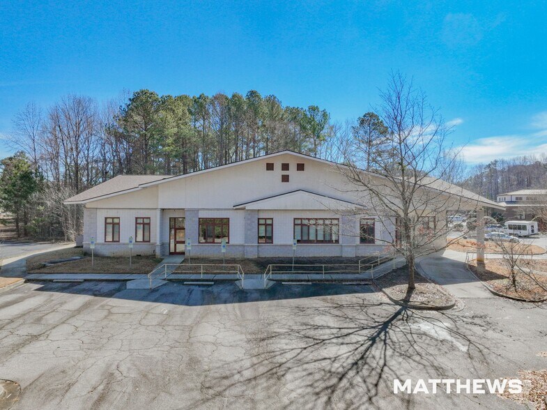 Primary Photo Of 1922 K M Wicker Memorial Dr, Sanford Medical For Sale