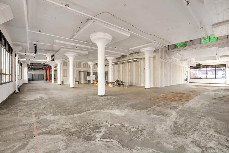 More Photos Of 80 Optical Dr, Southbridge Flex For Lease