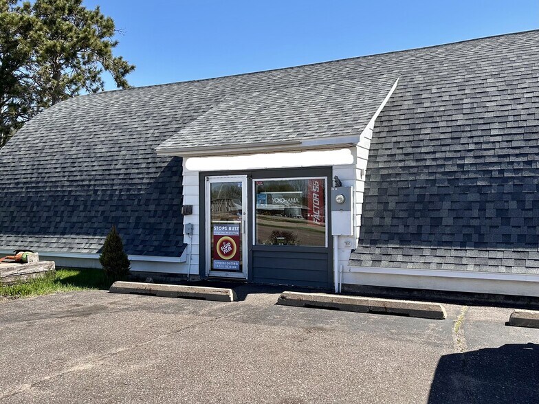 More Photos Of 6123 Sandstone Rd, Eau Claire Auto Dealership For Sale