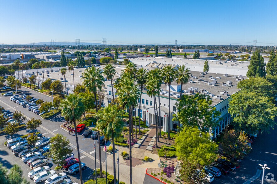 More Photos Of 5835-5901 S Eastern Ave, Commerce Warehouse For Lease