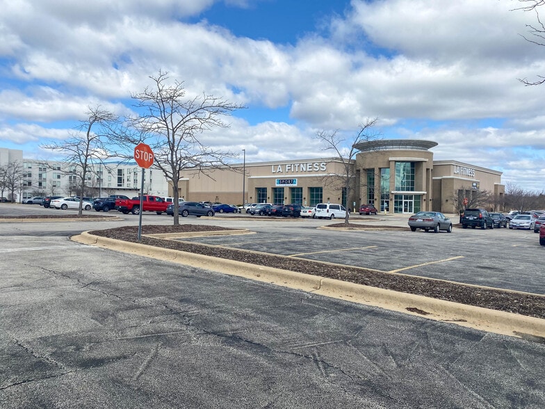 More Photos Of 506 N Janes Ave, Bolingbrook Freestanding For Lease