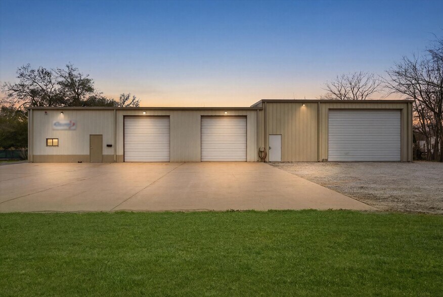 More Photos Of 14102 Pine Meadow Ln, Tomball Warehouse For Lease