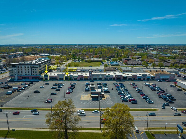 Primary Photo Of 1300-1354 E Battlefield St, Springfield General Retail For Lease