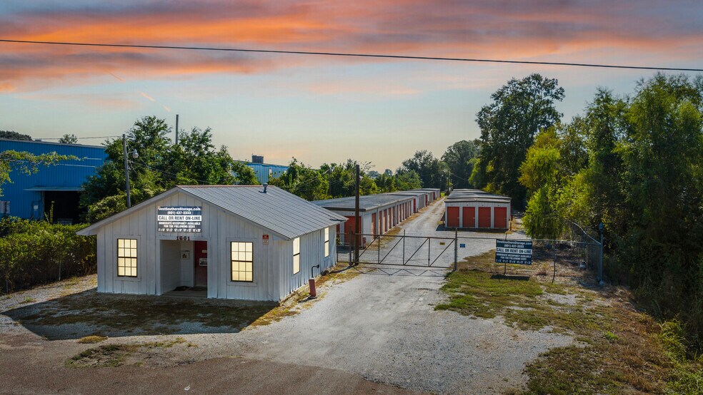 Primary Photo Of 1601 Bridgewell ln, Port Gibson Self Storage For Sale