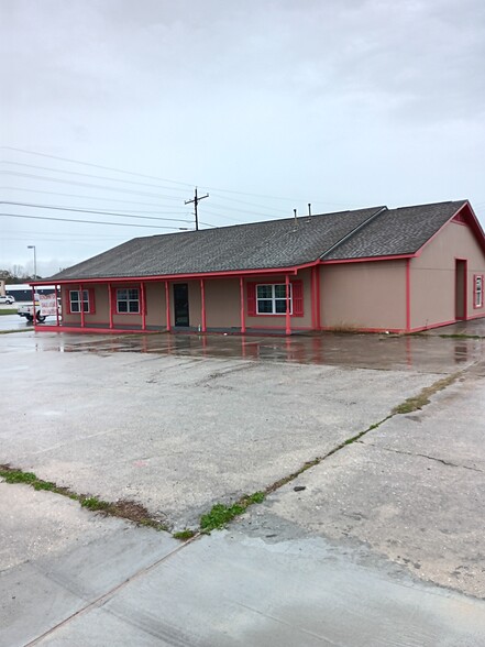 Primary Photo Of 490 Texas Ave, Bridge City Office For Sale