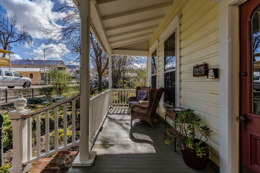 More Photos Of 77 Main St, Sutter Creek Hospitality For Sale