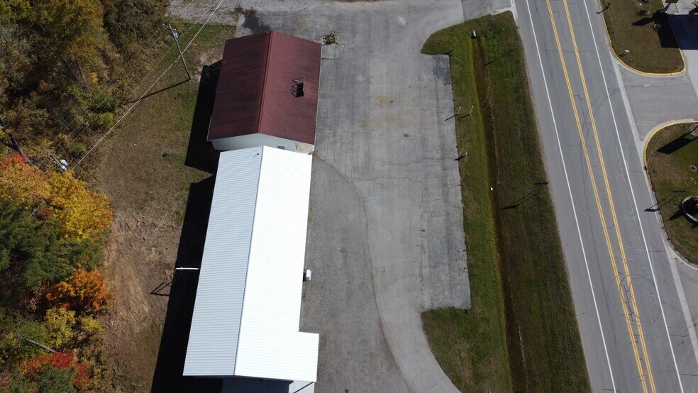 More Photos Of 3331 M 18, Beaverton Manufacturing For Sale