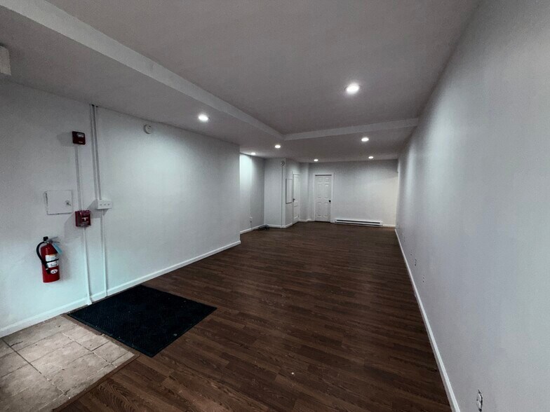 More Photos Of 2114-2118 Broadway Ave, Pittsburgh Storefront Retail Office For Lease