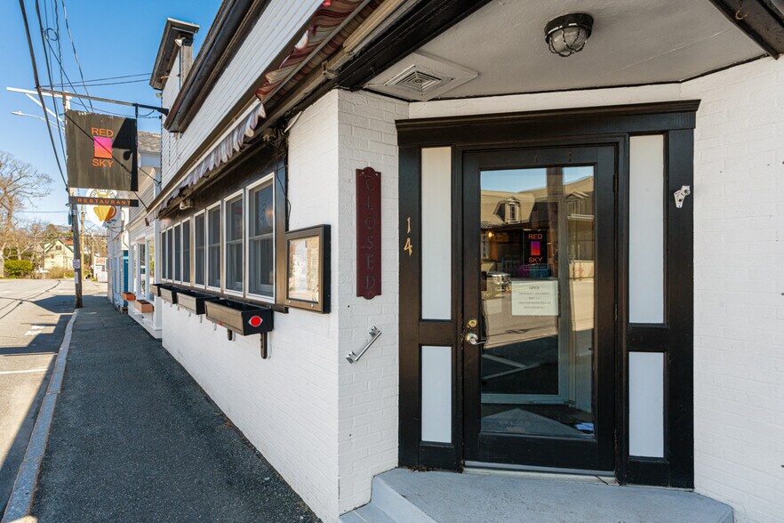 More Photos Of 14 Clark Point Rd, Southwest Harbor Restaurant For Sale