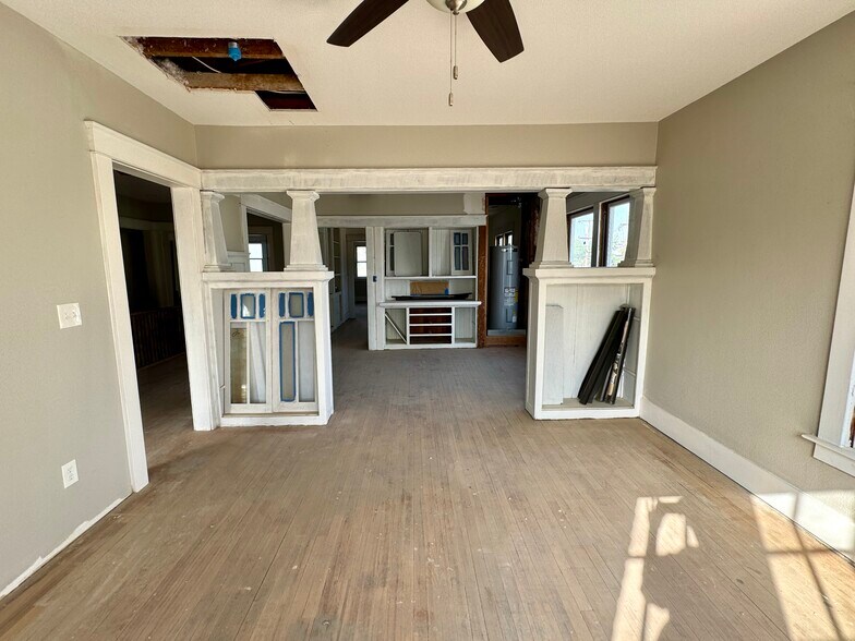 More Photos Of 373 N Fresno St, Fresno Storefront Retail Residential For Sale