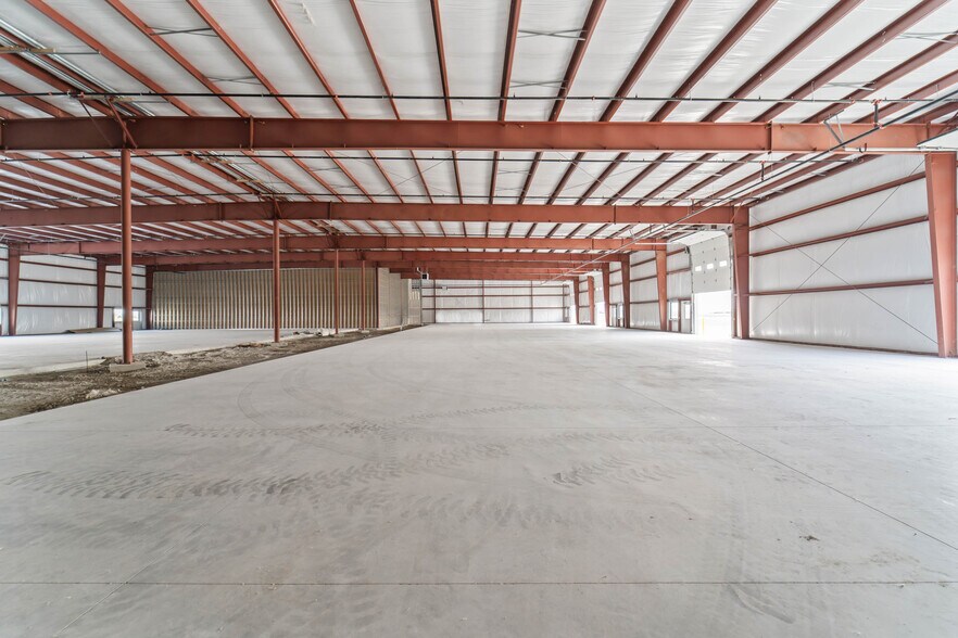 More Photos Of 1811 Rich Olive St, Story City Warehouse For Lease