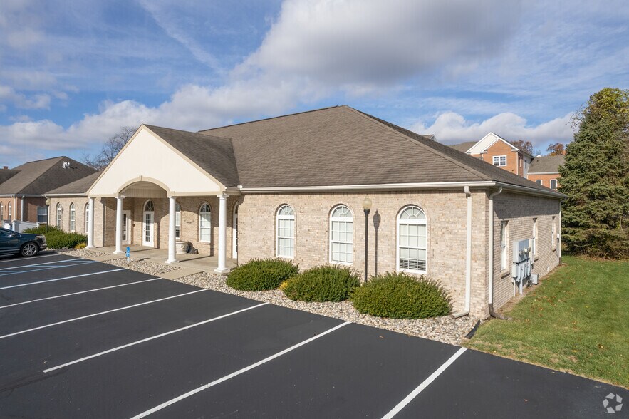 Primary Photo Of 5942 Renaissance Pl, Toledo Office For Sale