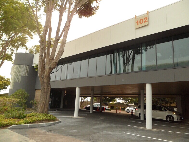 More Photos Of 102 Persian Dr, Sunnyvale Office For Lease