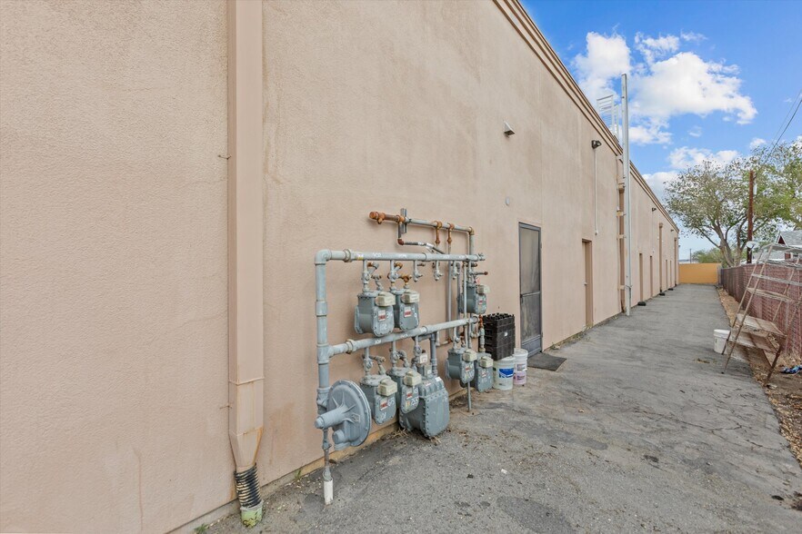 More Photos Of 460 W Main St, Fernley Freestanding For Sale