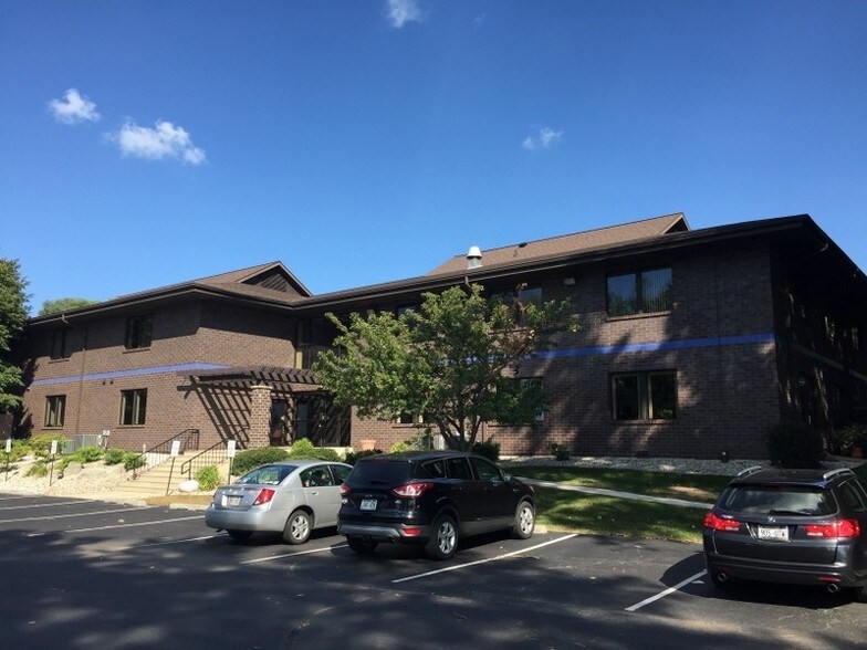 More Photos Of 2300 Riverside Dr, Green Bay Office For Lease