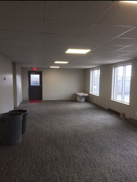 More Photos Of 4400 Portage St NW, North Canton Flex For Lease