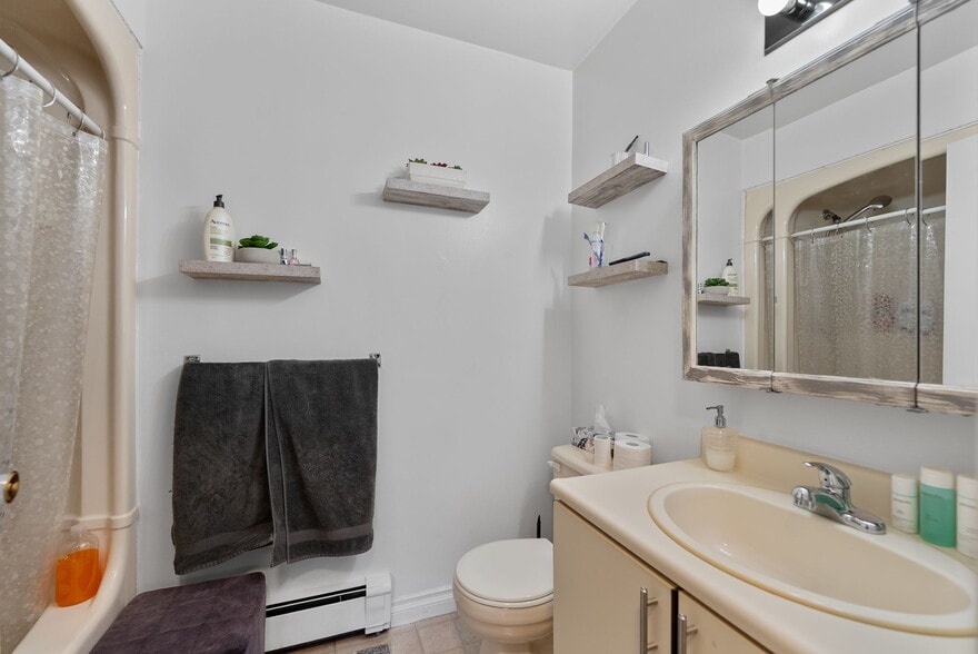 More Photos Of 29 Laren St, Wahnapitae Apartments For Sale