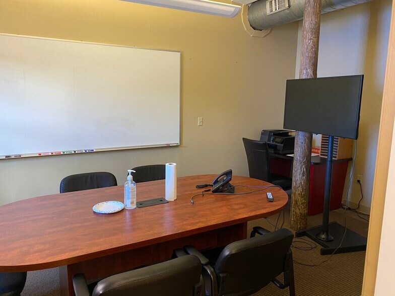 More Photos Of 7 Main St, North Kingstown Storefront Retail Office For Lease
