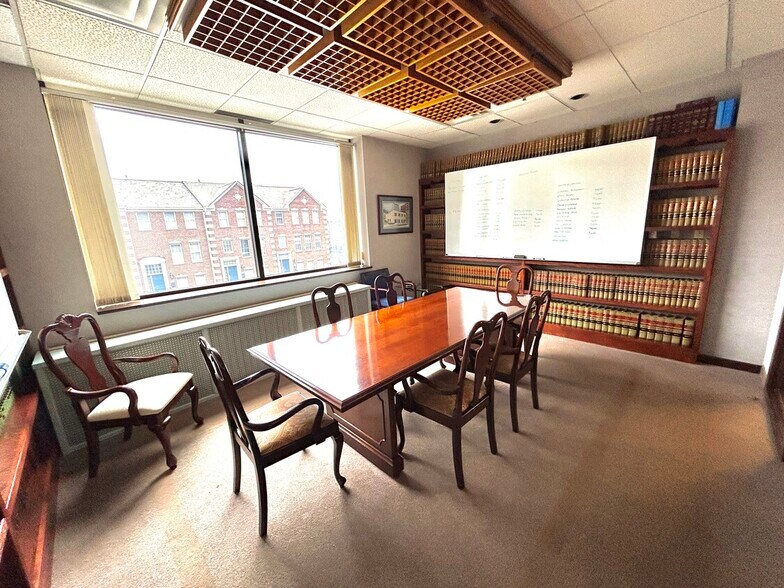 More Photos Of 333 E Ohio St, Indianapolis Medical For Lease