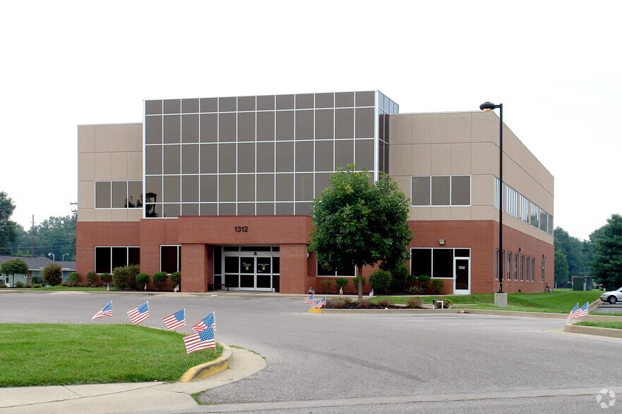 Primary Photo Of 1312 Professional Blvd, Evansville Medical For Sale